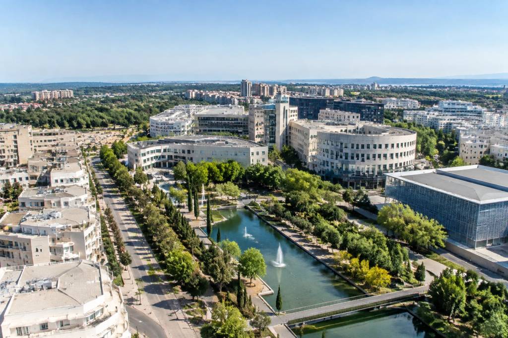 Antigone à Montpellier : quel architecte a conçu ce quartier emblématique ?